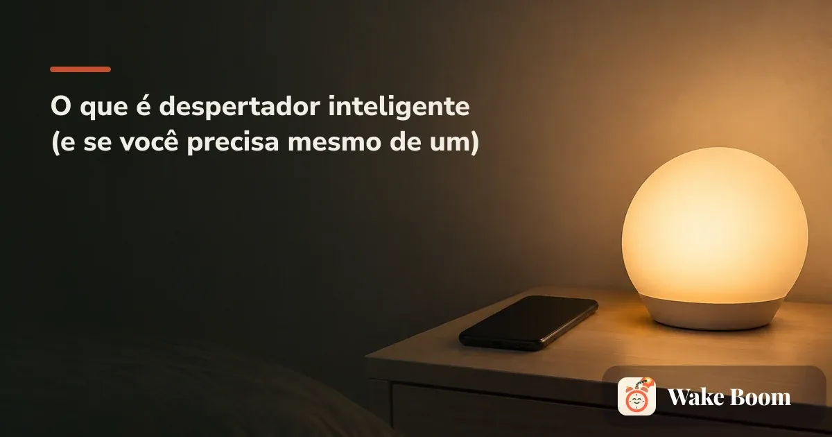 Celular na mesa de cabeceira com alarme tocando ao amanhecer num quarto brasileiro